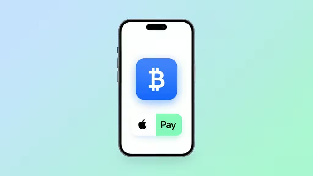 Un smartphone affiche une icône Bitcoin au-dessus d'un bouton Apple Pay sur un écran blanc, sur un fond en dégradé bleu-vert doux.