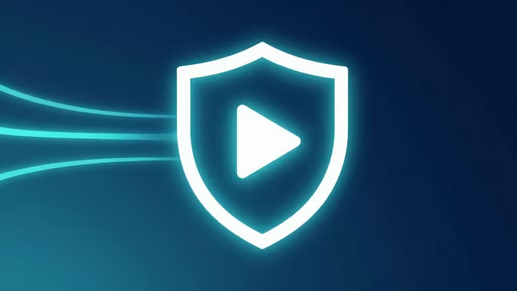 Abstracte illustratie van een gloeiend schildsymbool gecombineerd met een afspeelknop op een blauw-teal verloop, symbool voor veilig streamen met een VPN.